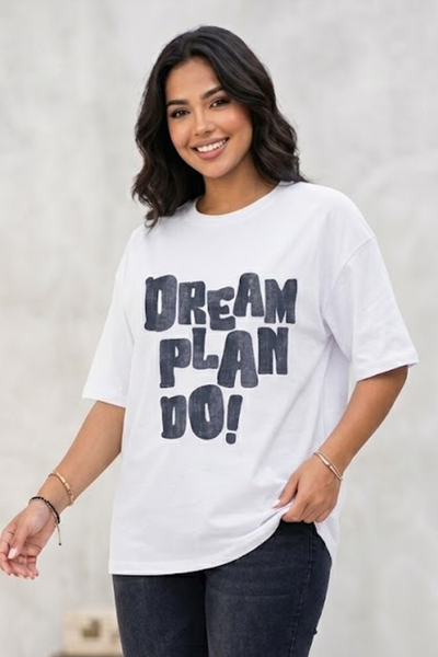 Camiseta oversized branca em algodão – Nobre Comunicação Visual
